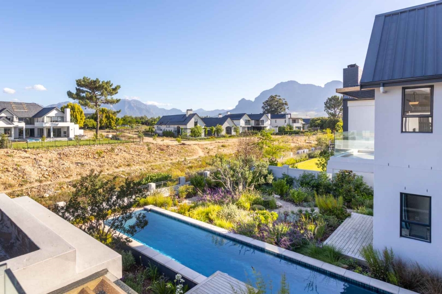 5 Bedroom Property for Sale in Val De Vie Estate Western Cape